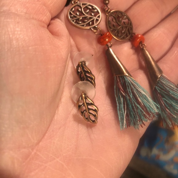 2/15 NEW 2 pair earrings leafs/tree dangles - Picture 3 of 3